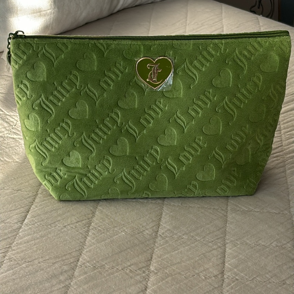 🍏Juicy Couture large velour travel bag